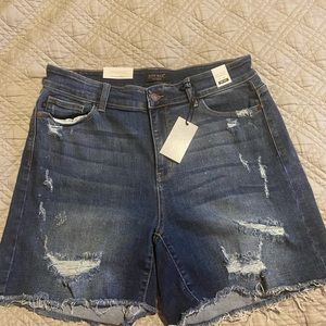Judy blue distressed size 2x shorts new with tags